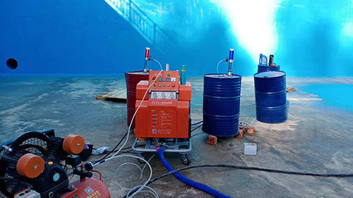 聚脲噴涂需要專(zhuān)業(yè)設(shè)備嗎(圖1) H5600專(zhuān)業(yè)聚脲噴涂設(shè)備