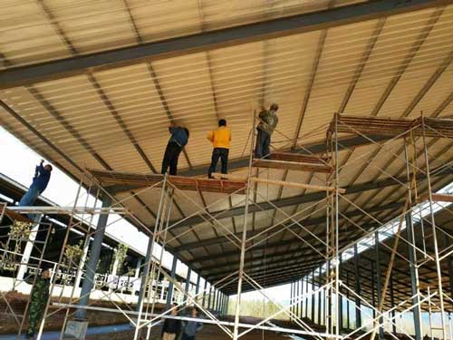 頂棚用什么材料保溫隔熱 小型發(fā)泡機(jī)(圖2) 頂棚用聚氨酯材料保溫隔熱