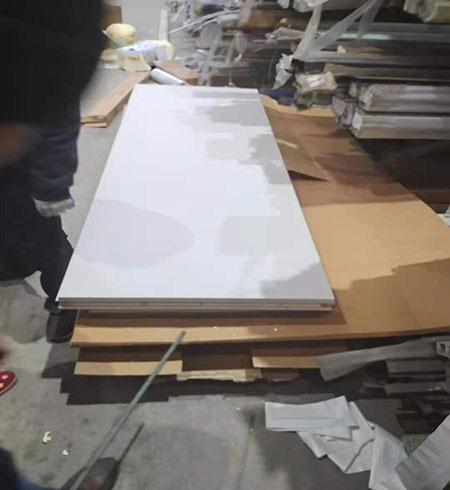 聚氨酯噴涂保溫不銹鋼門(mén)板夾層